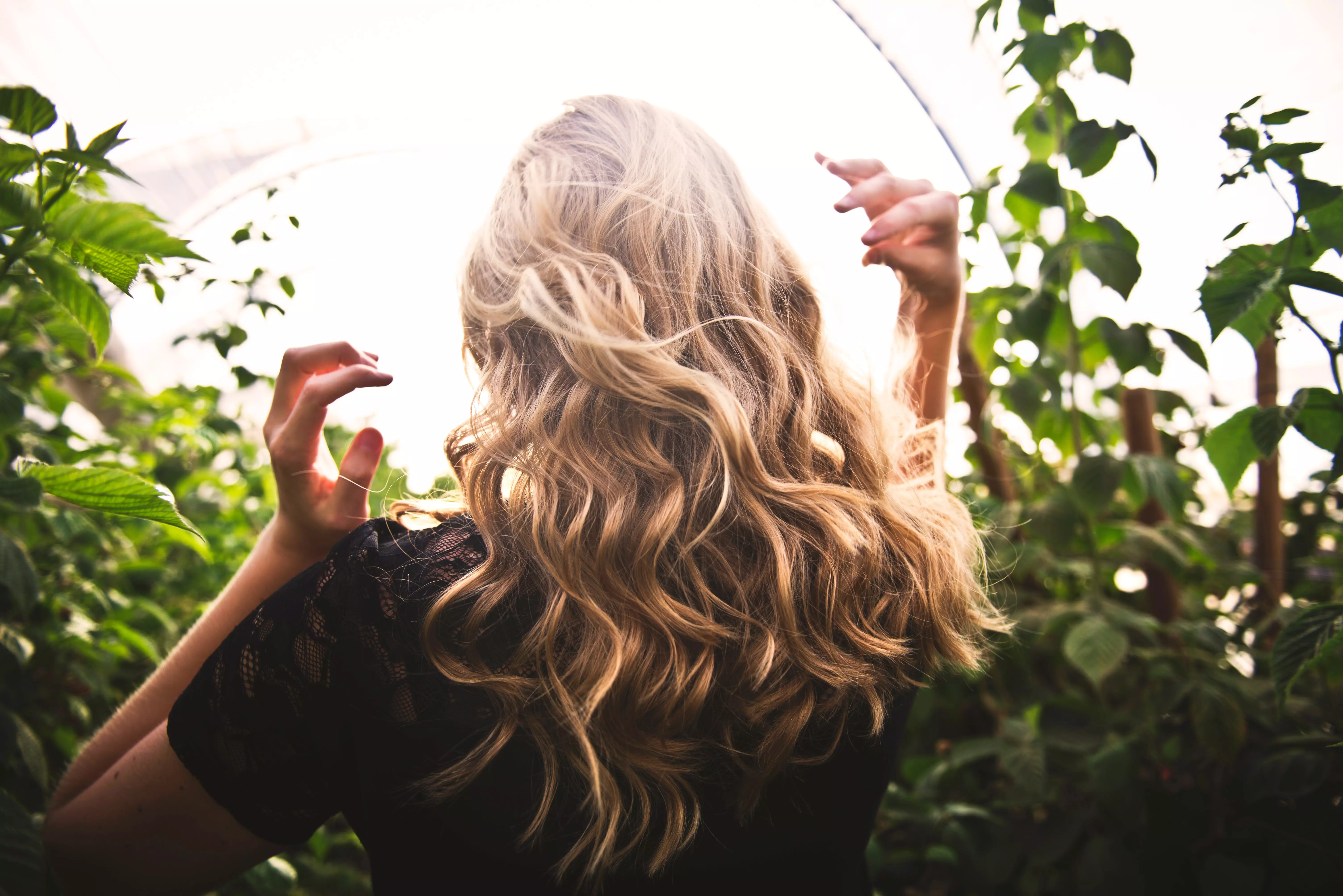 Как сохранить природную красоту волос