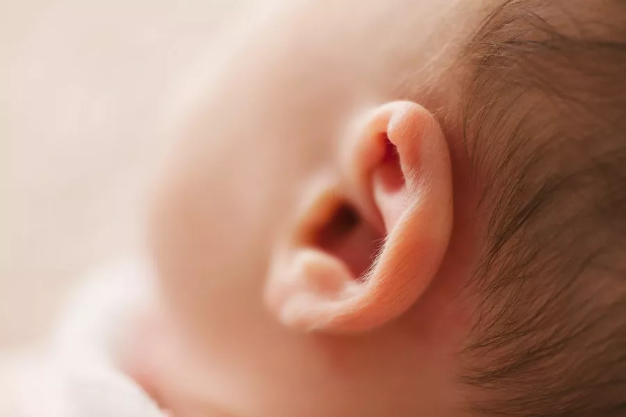 Экстренные меры при боли в ушах, о которых должен знать каждый родитель