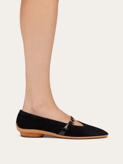 www.ferragamo.com