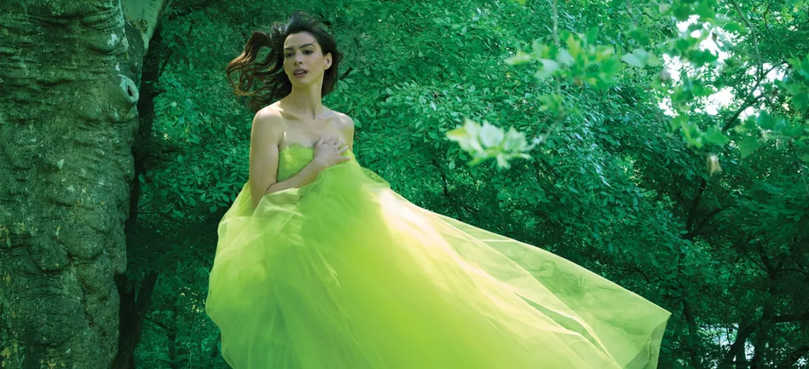 @annehathaway