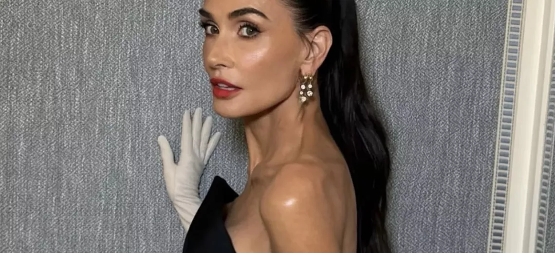 Соцсети Деми Мур