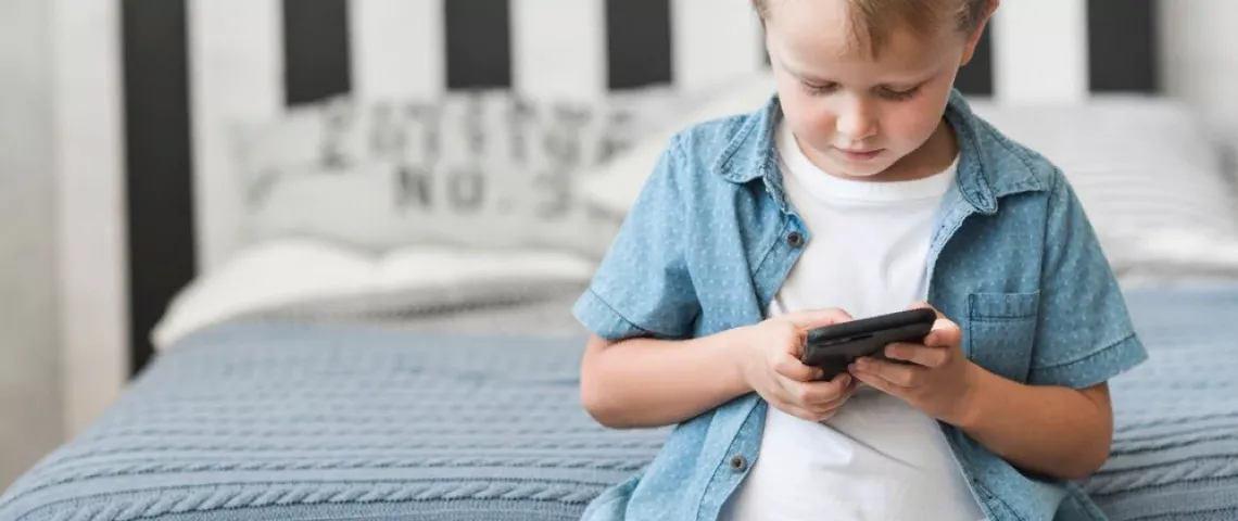 Первый смартфон ребенка: лучшие приложения для обучения и развития