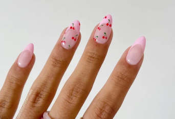 @PHOEBESUMMERNAILS