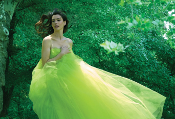 @annehathaway