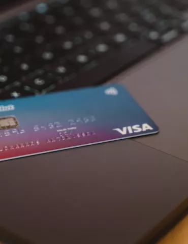 Банковские карты для детей: зачем нужны и как они работают