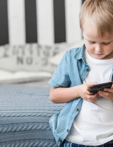Первый смартфон ребенка: лучшие приложения для обучения и развития