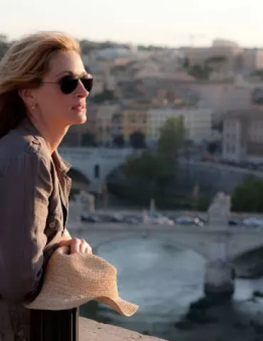 кадр из к/ф Ешь, Молись, Люби