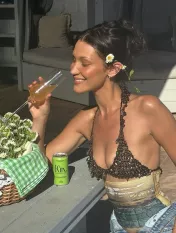 @bellahadid