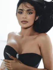@kyliejenner