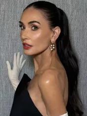 Соцсети Деми Мур